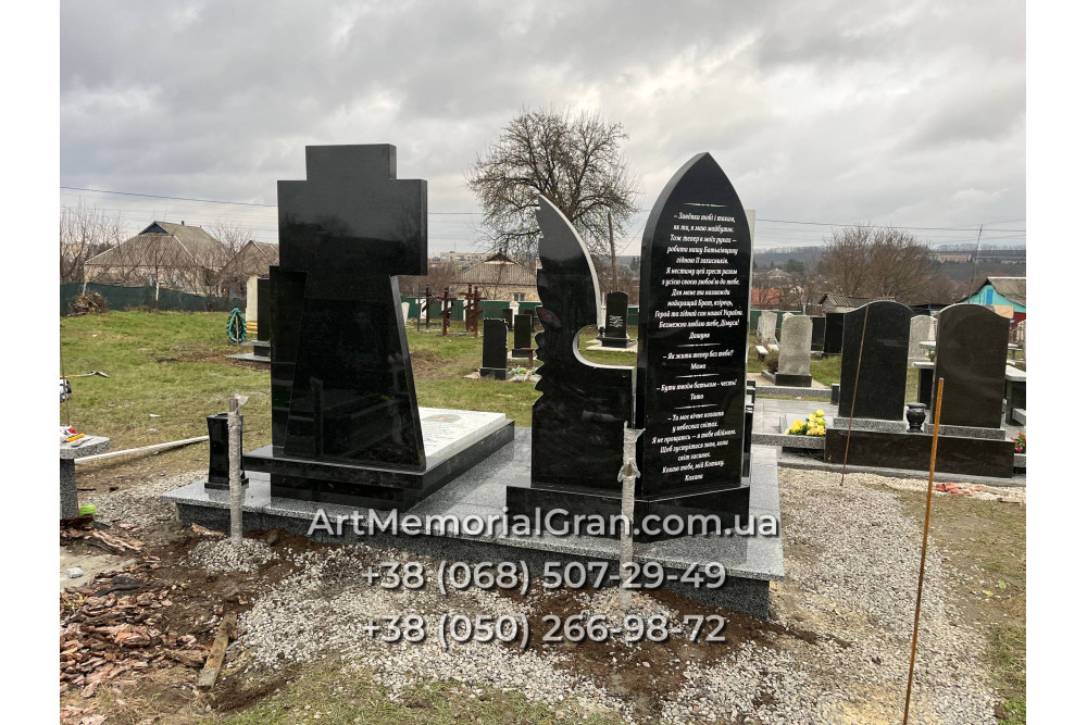 Пам'ятник військовому з крилами та хрестом 00889